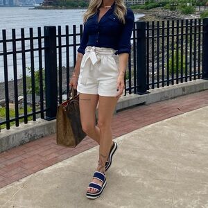 Aritzia Wilfred Cream High Waist Shorts